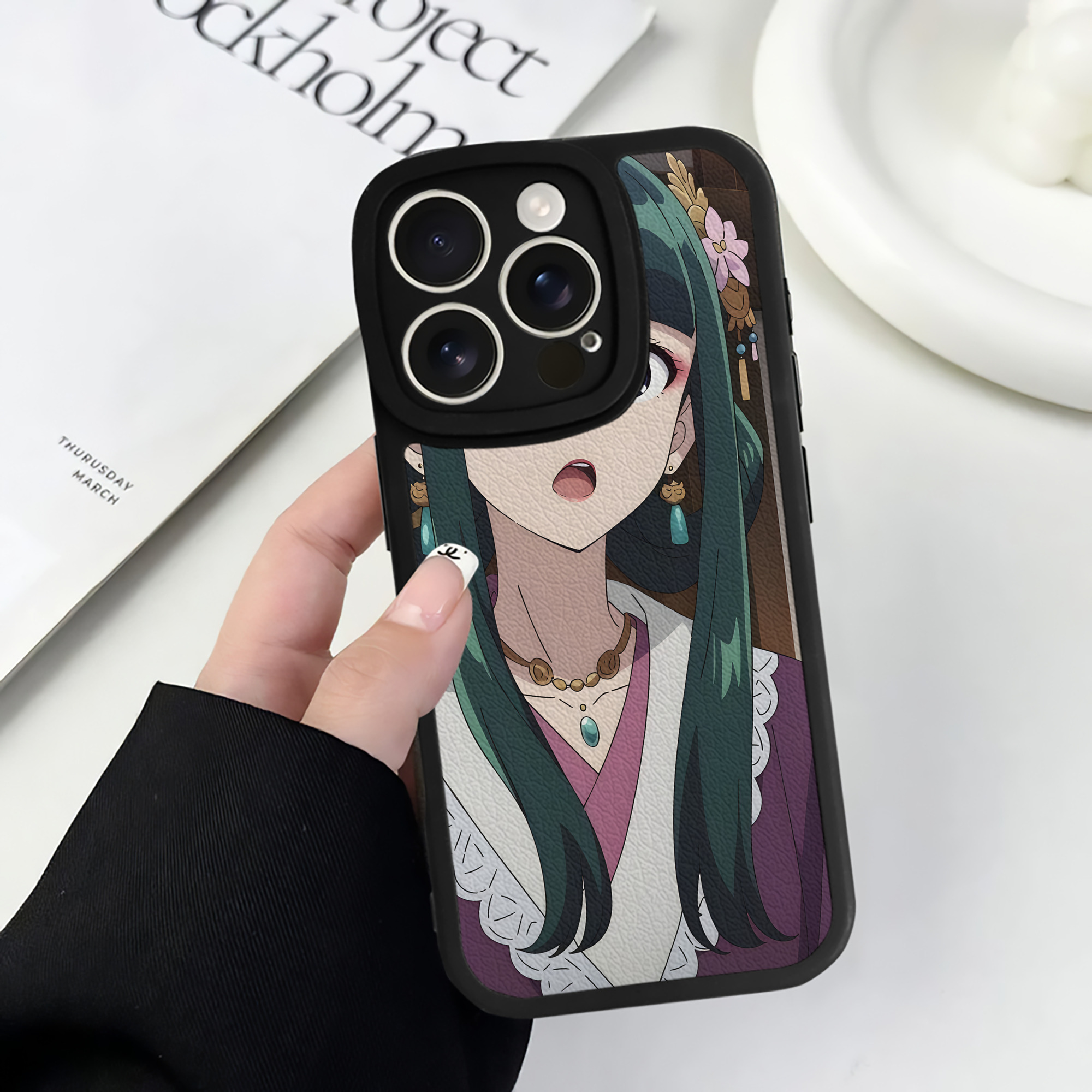 （画像用） 薬屋のひとりごと The Apothecary Diaries 【iPhone 16シリーズ対応】シリコンスマホケース（レザー調） 材質：シリコン